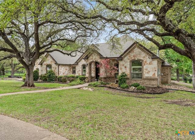 Property at 2016 The Creeks Dr, Salado, TX 76571, 4 beds, 3.5 baths