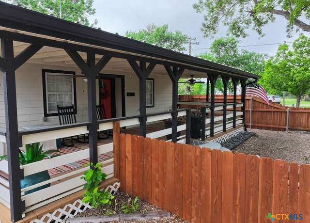 Property at 402 E Virginia Ave, Seadrift, TX 77983, 2 beds, 1 bath