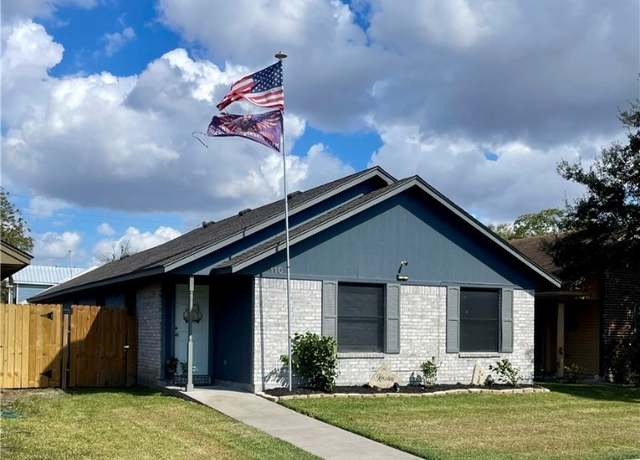 Property at 110 Idylwood Pl, Victoria, TX 77901, 3 beds, 2 baths