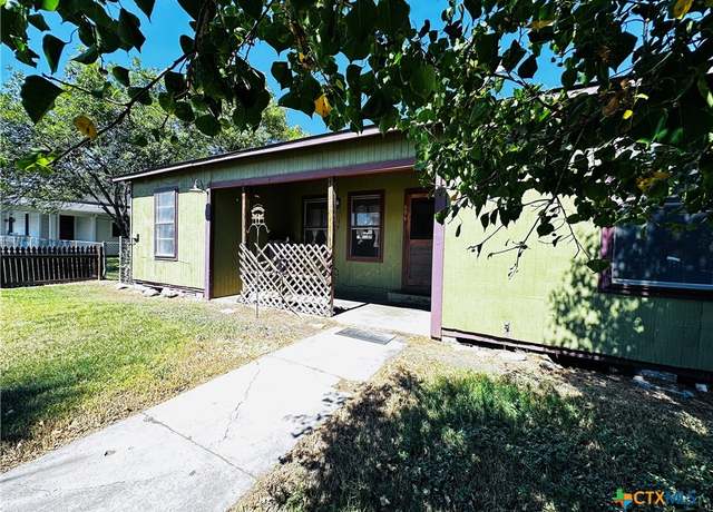 Property at 606 E Prairie St, Cuero, TX 77954, 3 beds, 1 bath