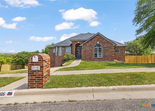 Property at 1205 Bowen Ave, Copperas Cove, TX 76522, 4 beds, 3 baths