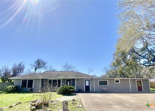 Property at 1003 N Kleas St, Edna, TX 77957, 4 beds, 3 baths