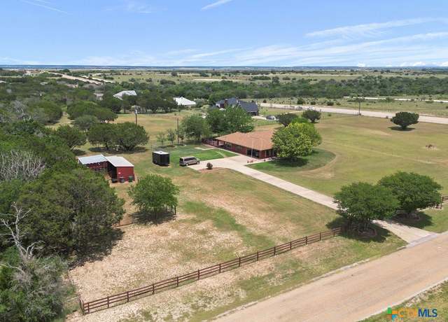 Property at 532 Whispering Oaks Dr, Copperas Cove, TX 76522, 3 beds, 2 baths
