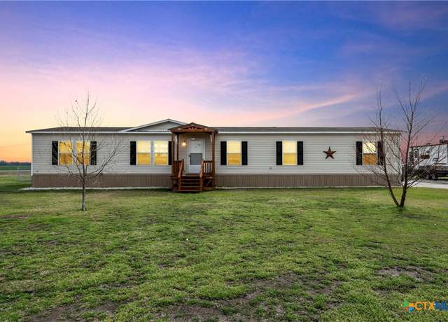 Property at 143 W Weinberger Rd, West, TX 76691, 4 beds, 2 baths