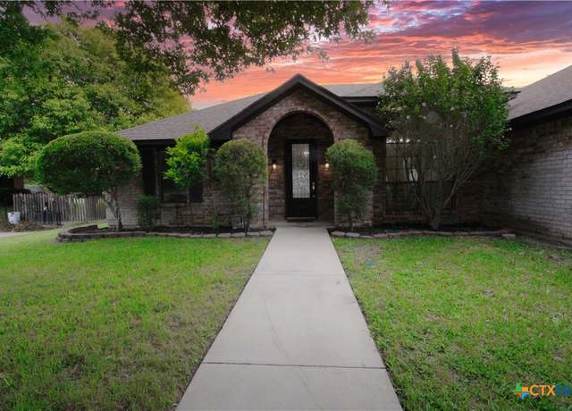 Property at 2216 Smith Bluff Rd, Salado, TX 76571, 3 beds, 2 baths
