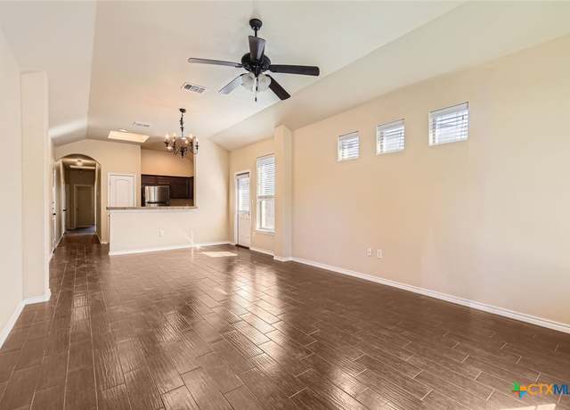 Property at 101 Creekside Villa Dr, Kyle, TX 78640, 3 beds, 2 baths