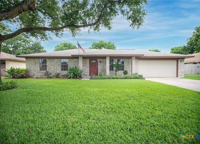 Property at 1617 Avalon St, Port Lavaca, TX 77979, 3 beds, 2 baths