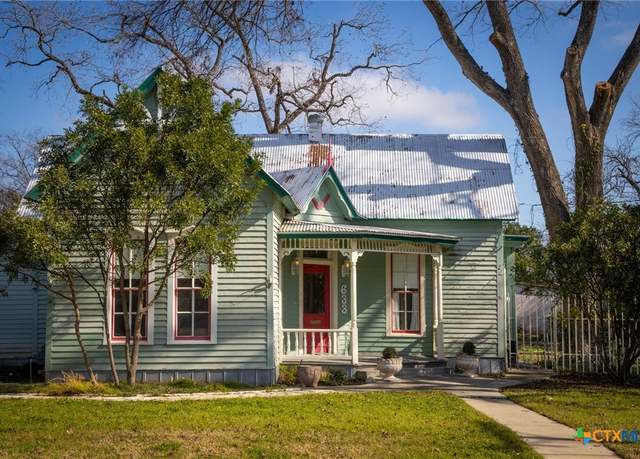 Property at 633 S Castell Ave, New Braunfels, TX 78130, 3 beds, 3 baths