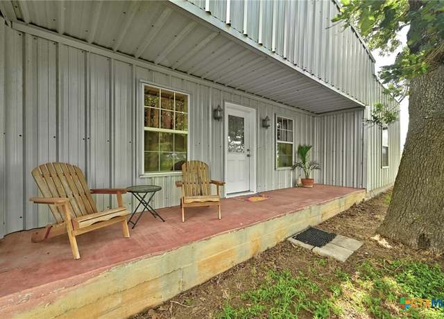 Property at 444 Wattsville Rd, Luling, TX 78648, 6 beds, 4 baths