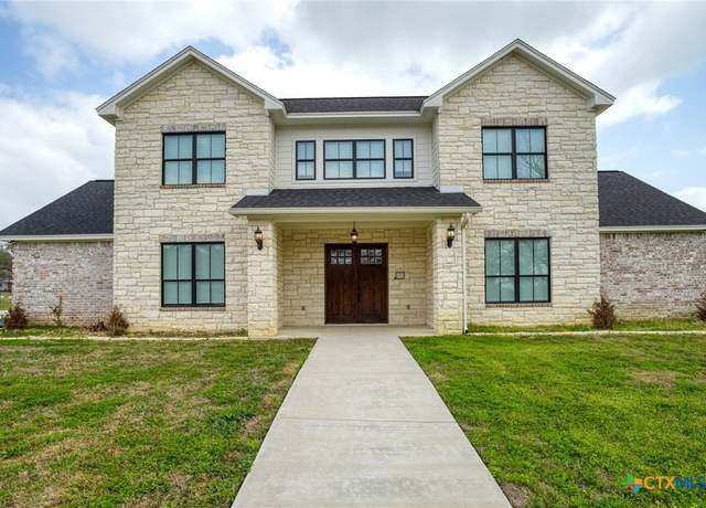 Property at 1205 N Avenue G, Shiner, TX 77984, 4 beds, 3 baths