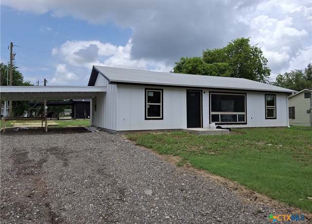 Property at 1617 E Miller St, Belton, TX 76513, 3 beds, 2 baths