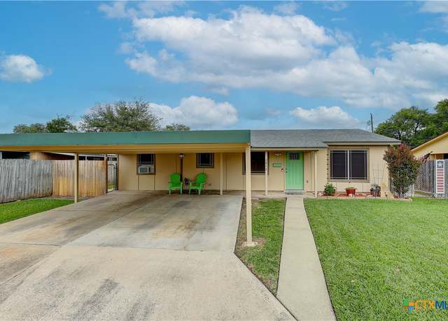 Property at 2812 Curlew St, Victoria, TX 77901, 3 beds, 1 bath