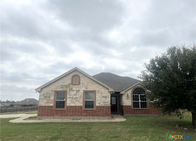 Property at 8407 Shaw Rd, Rogers, TX 76569, 3 beds, 2 baths