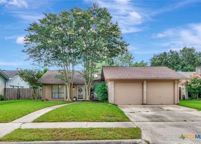 Property at 112 Laramie Dr, Victoria, TX 77904, 3 beds, 2 baths