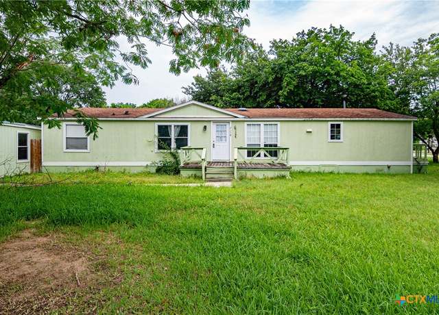 Property at 2158 Terminal Loop Rd, Mcqueeney, TX 78123, 3 beds, 2 baths