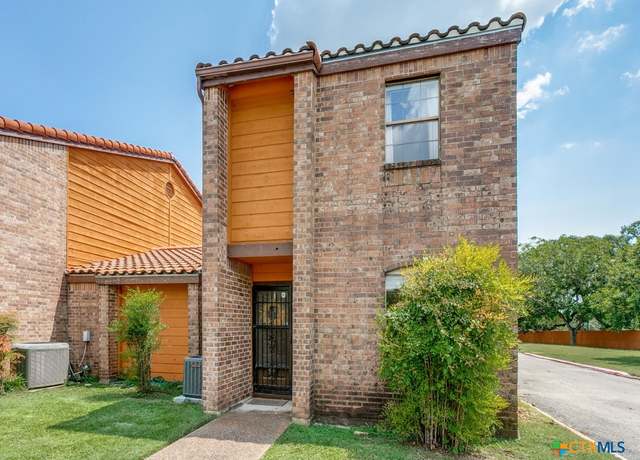 Property at 1133 Ashby St, Seguin, TX 78155, 3 beds, 2 baths
