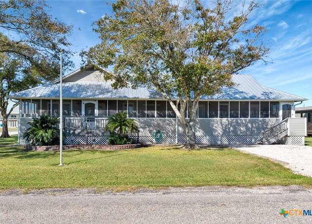 Property at 612 W Jackson Ave, Port O'connor, TX 77982, 3 beds, 3 baths
