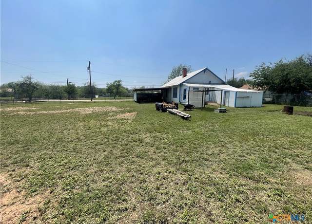 Property at 711 S Neches, Coleman, TX 76834, 2 beds, 2 baths