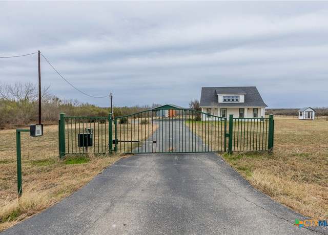 Property at 365 Leissner School Rd, Seguin, TX 78155, 2 beds, 2 baths