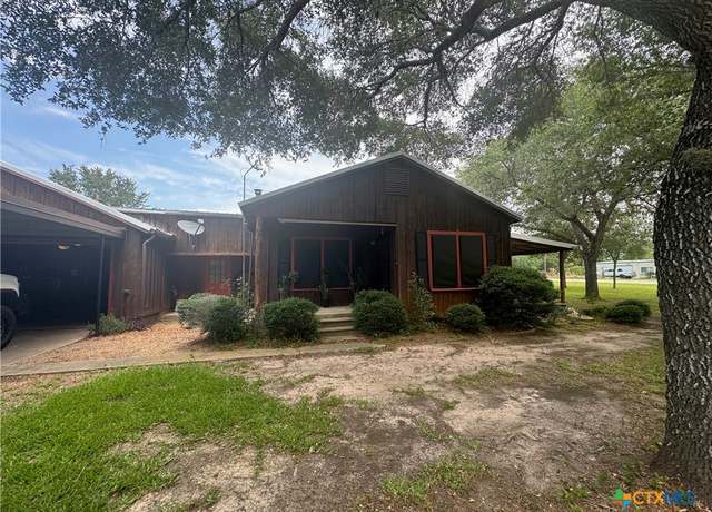 Property at 27 Wallace Ln, Victoria, TX 77904, 3 beds, 1 bath