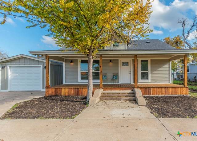 Property at 401 S 11th St, Temple, TX 76504, 3 beds, 2.5 baths