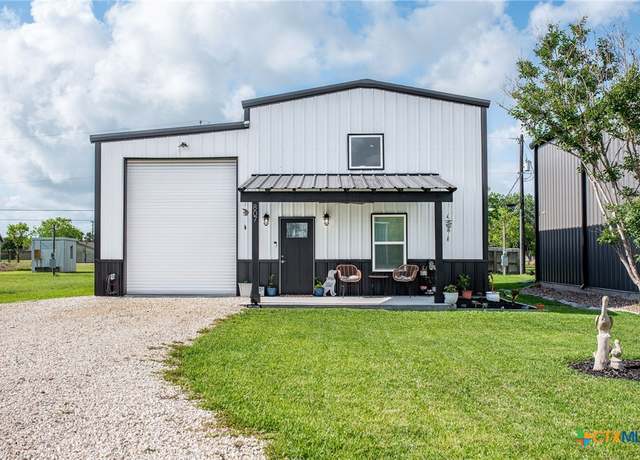 Property at 807 W Dallas Ave, Seadrift, TX 77983, 3 beds, 2 baths