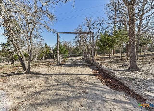 Property at 521 Hidden Oaks Dr, Elgin, TX 78621, 3 beds, 2 baths