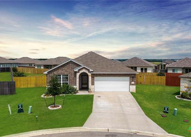 Property at 1041 Lakeway Crossing Dr, Temple, TX 76502, 4 beds, 2 baths