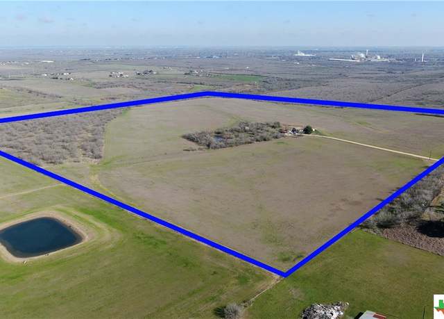 Property at 445 Katie Ln, Seguin, TX 78155, 3 beds, 1 bath