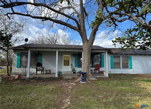 Property at 522 Us Highway 183, Cuero, TX 77954, 3 beds, 1 bath