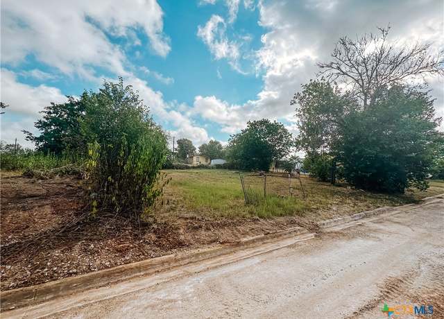 Property at 112 Field St, Luling, TX 78648