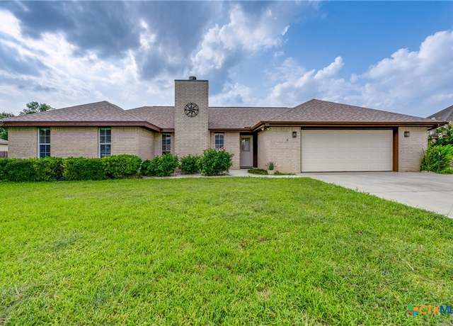 Property at 832 Saint James, Seguin, TX 78155, 3 beds, 2.5 baths