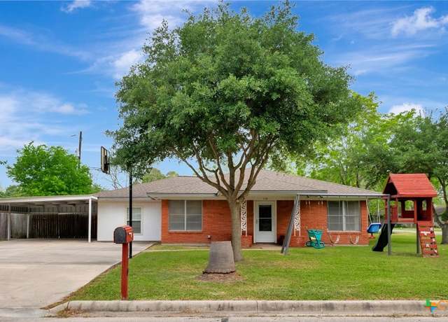Property at 110 Marx St, Ganado, TX 77962, 3 beds, 1.5 baths
