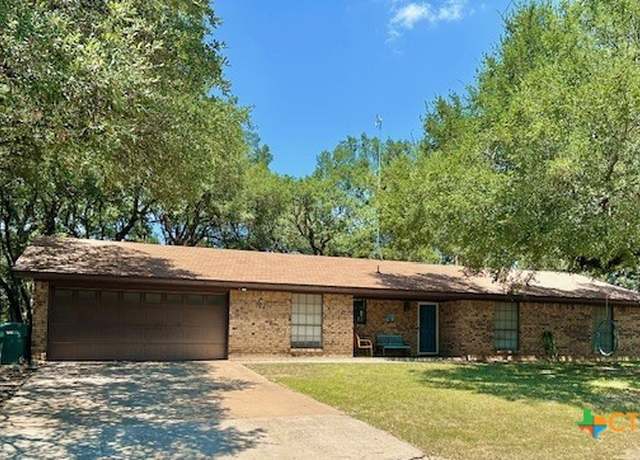 Property at 304 Gateway Cir, Gatesville, TX 76528, 4 beds, 2 baths