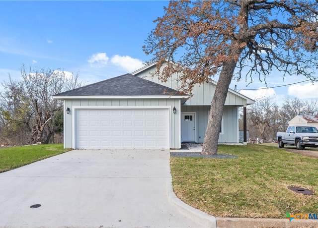 Property at 1009 St Louis St, Gatesville, TX 76528, 3 beds, 2 baths