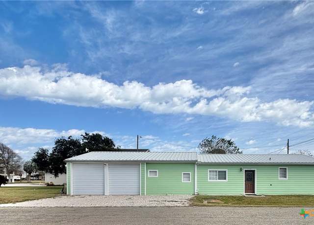 Property at 510 N 10th St, Port O'connor, TX 77982, 2 beds, 2 baths