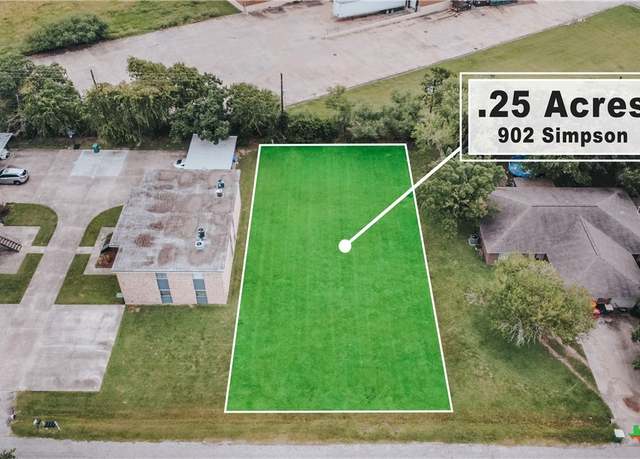 Property at 902 Simpson Rd, Victoria, TX 77904