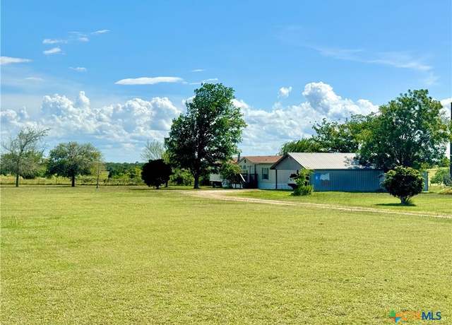 Property at 3085 W Us 90a Hwy, Shiner, TX 77984, 3 beds, 2 baths