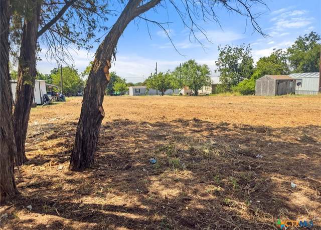 Property at 1019 Iroquios Dr, Burnet, TX 78611