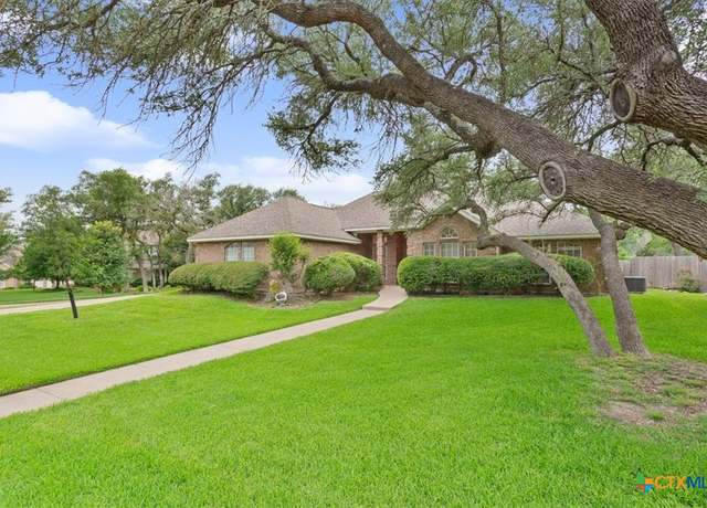 Property at 1002 Crescent Dr, Belton, TX 76513, 4 beds, 3 baths
