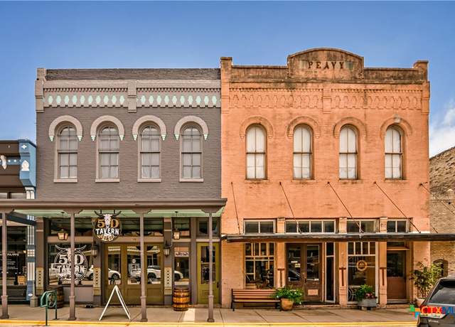 Property at 122 E Main St, Cuero, TX 77954, 2 beds, 1.5 baths