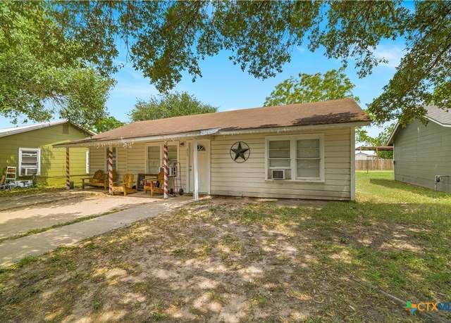 Property at 205 E Johnson St, Cuero, TX 77954, 3 beds, 1 bath