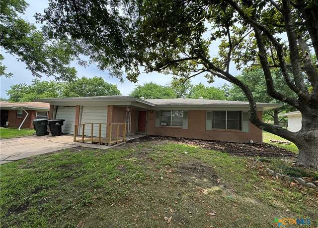 Property at 102 E Victory Ave, Temple, TX 76501, 3 beds, 2 baths