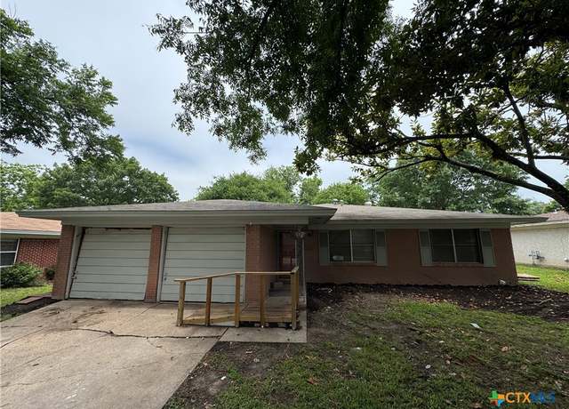 Property at 102 E Victory Ave, Temple, TX 76501, 3 beds, 2 baths