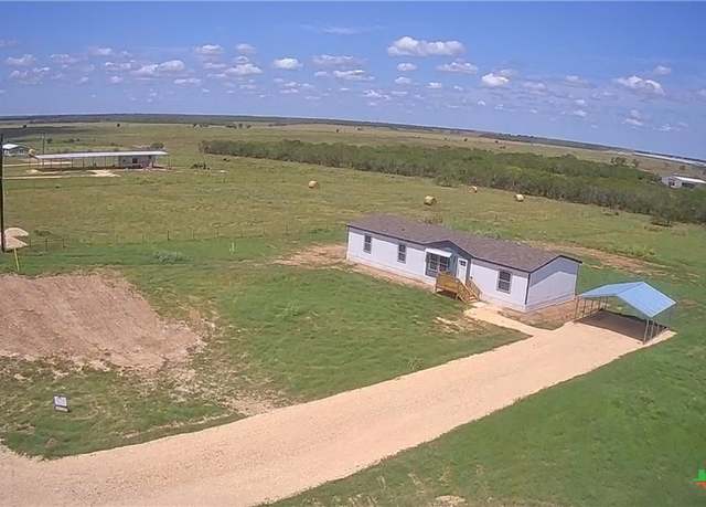 Property at 41 Pr 3042, Gonzales, TX 78629, 3 beds, 2 baths