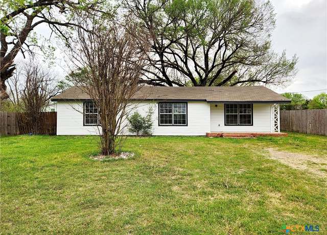 Property at 803 Golf Course Rd, Gatesville, TX 76528, 2 beds, 1 bath