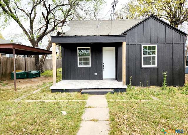 Property at 1103 Waco St, Gatesville, TX 76528, 2 beds, 1 bath