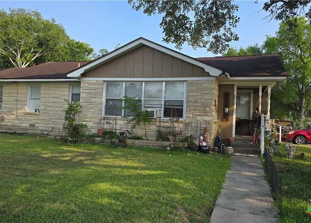 Property at 701 E Anaqua Ave, Victoria, TX 77901, 4 beds, 1 bath