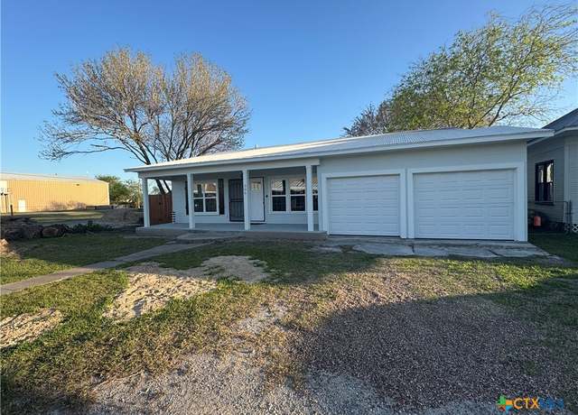 Property at 305 W Dallas Ave, Seadrift, TX 77983, 2 beds, 2 baths
