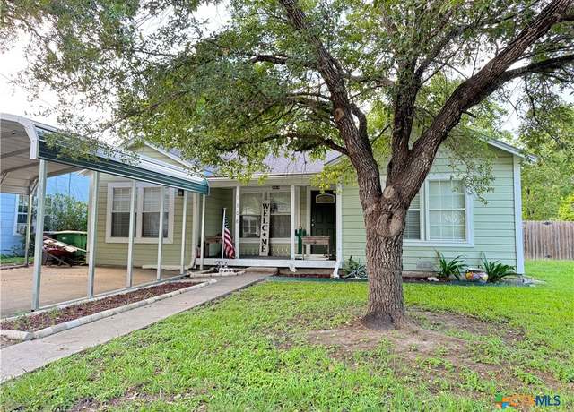 Property at 1308 E Park Ave, Victoria, TX 77901, 3 beds, 1 bath